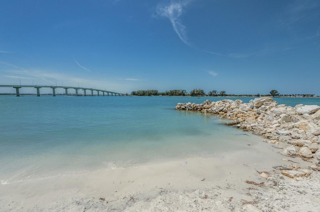 Dreamview Beachfront Hotel & Resort Clearwater Beach Exterior foto